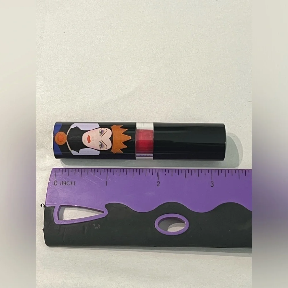 DISNEY EVIL QUEEN LIPSTICK BRAND NEW